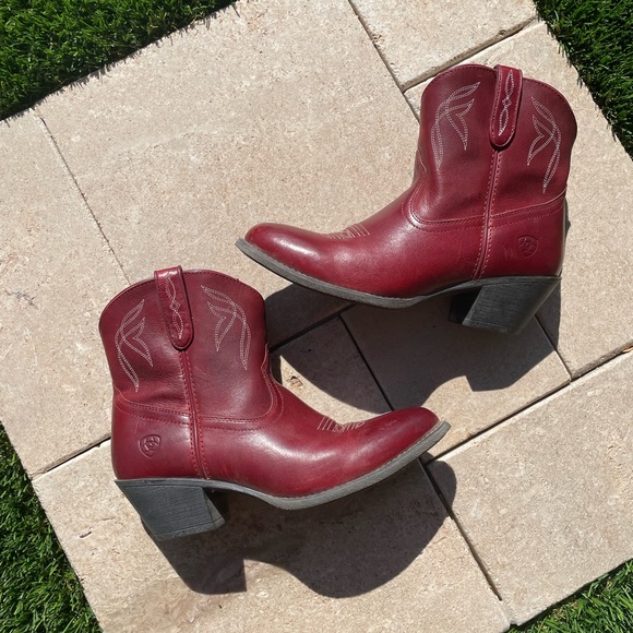 Ariat Shoes - Ariat Darlin Short Western Boot Size 8.5